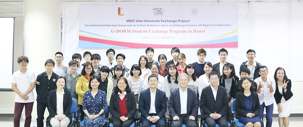 Group photo of the short-term program in Hanoi