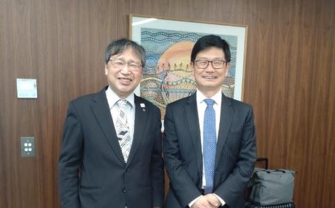牛木学長とUTSのLIU Leo Mian副学長