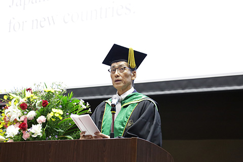 学長告辞の写真
