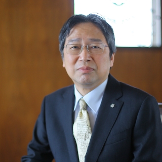 牛木辰男学長の写真