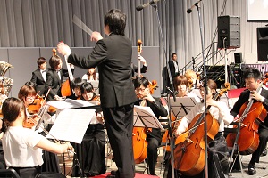 祝典演奏(新潟大学管弦楽団)