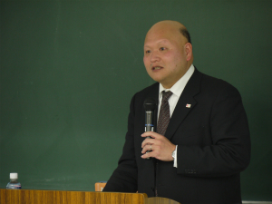 講師(関東信越国税局 本多康昭調査査察部長)