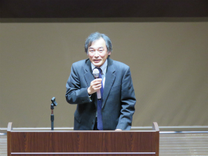 鈴木光太郎附属図書館長