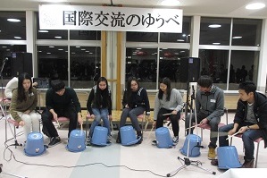 学生によるナンタのパフォーマンス