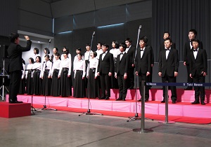 学生歌斉唱(新潟大学合唱団)