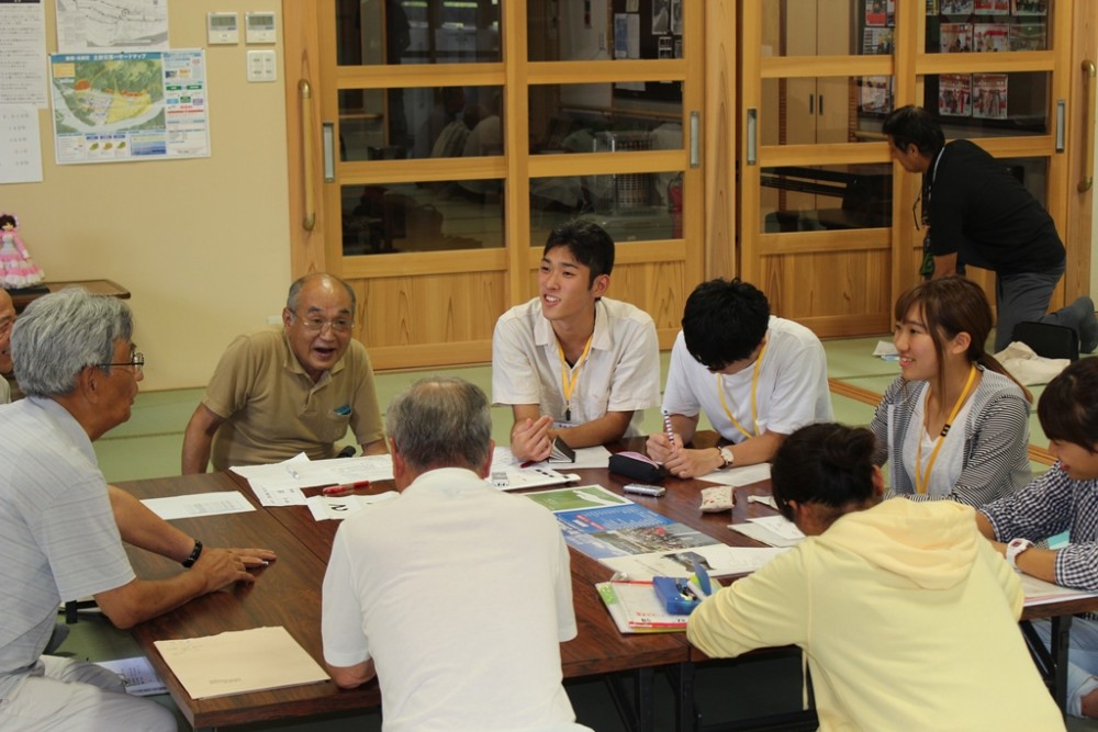 地域の方にヒアリング