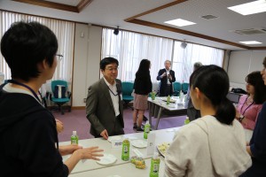 輝け未来!!新潟大学入学応援奨学金受給者と学長との懇談会の様子