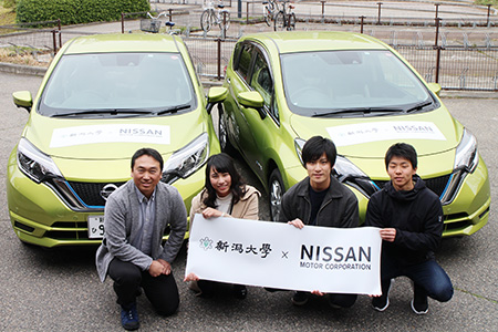 学生によるおもいやりライト運動