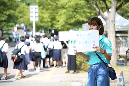 キャンパスツアーの様子