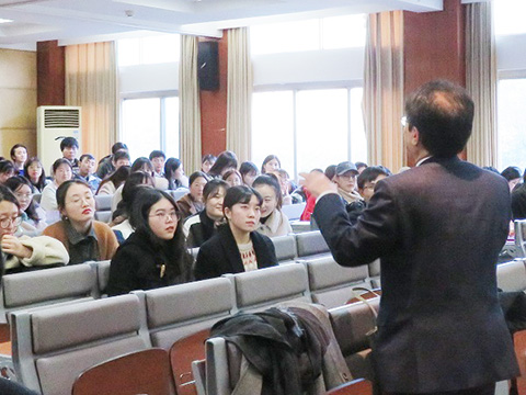 海外留学の意義を熱く語る髙橋学長