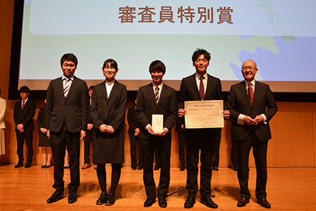 Niigata University's Faculty of Economics Students Won Awards in Presentation Contest