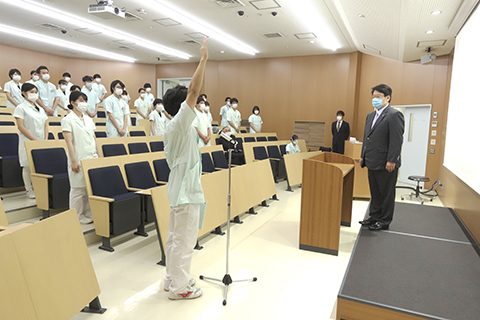 前田健康歯学部長からの訓示