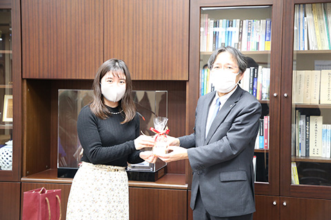 Aホームから牛木学長、小久保理事へ