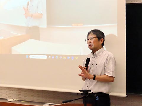 牛木辰男学長による開会の挨拶