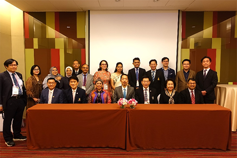 歯学部長会議集合写真