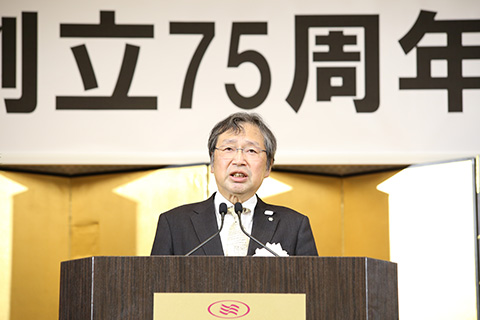 牛木辰男学長の写真