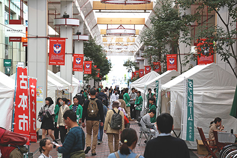 賑わうふるまちモール7会場