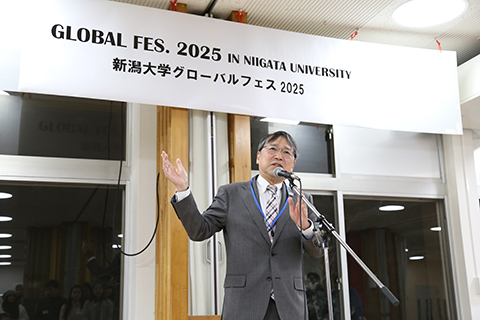 牛木辰男学長の挨拶
