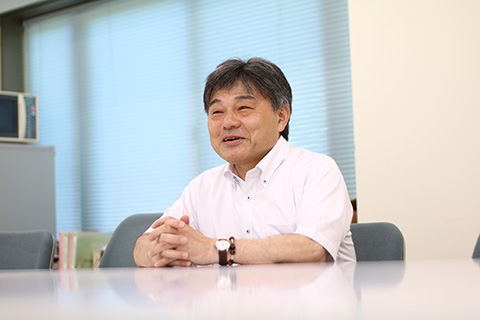 山崎教授の写真