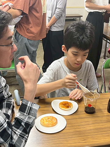 せんべい焼きの写真