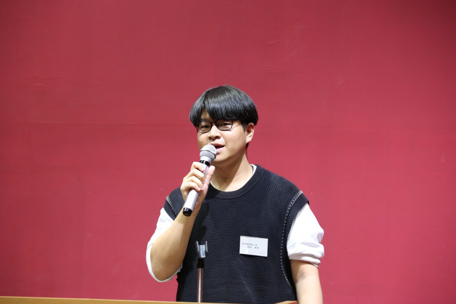 学生が発表する写真