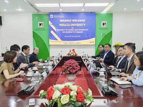 ダナン工科大学との意見交換の様子