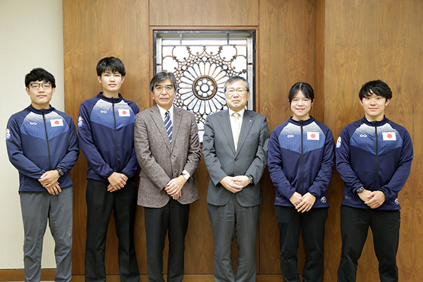 探検部報告会集合写真