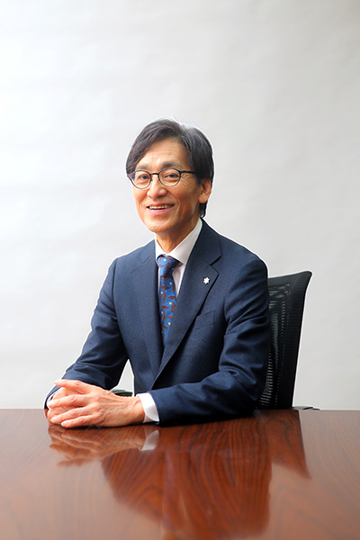 染矢俊幸学長の写真