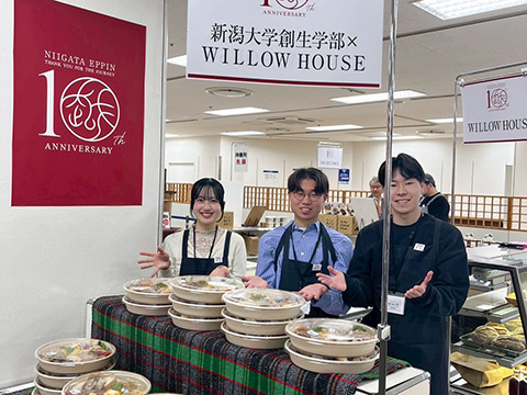 催事当日の様子①（開発弁当の販売）