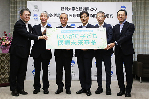知事ら