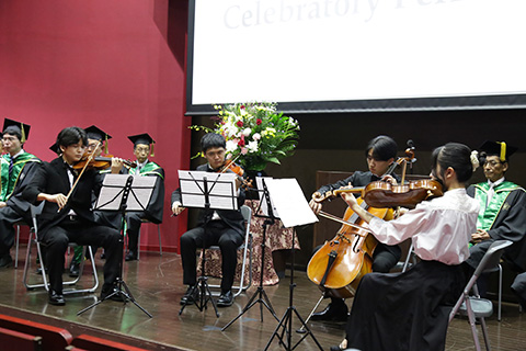 祝典演奏の写真