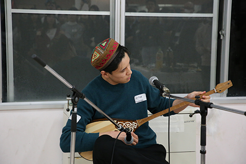 <Musical Instrument Playing